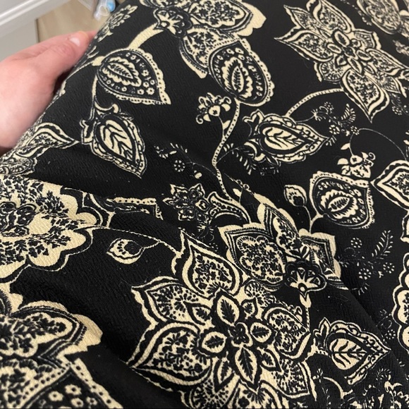 Size Medium Dress - Picture 5 of 6